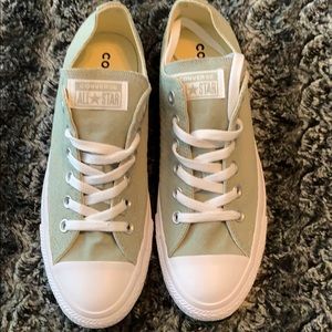 Women’s converse